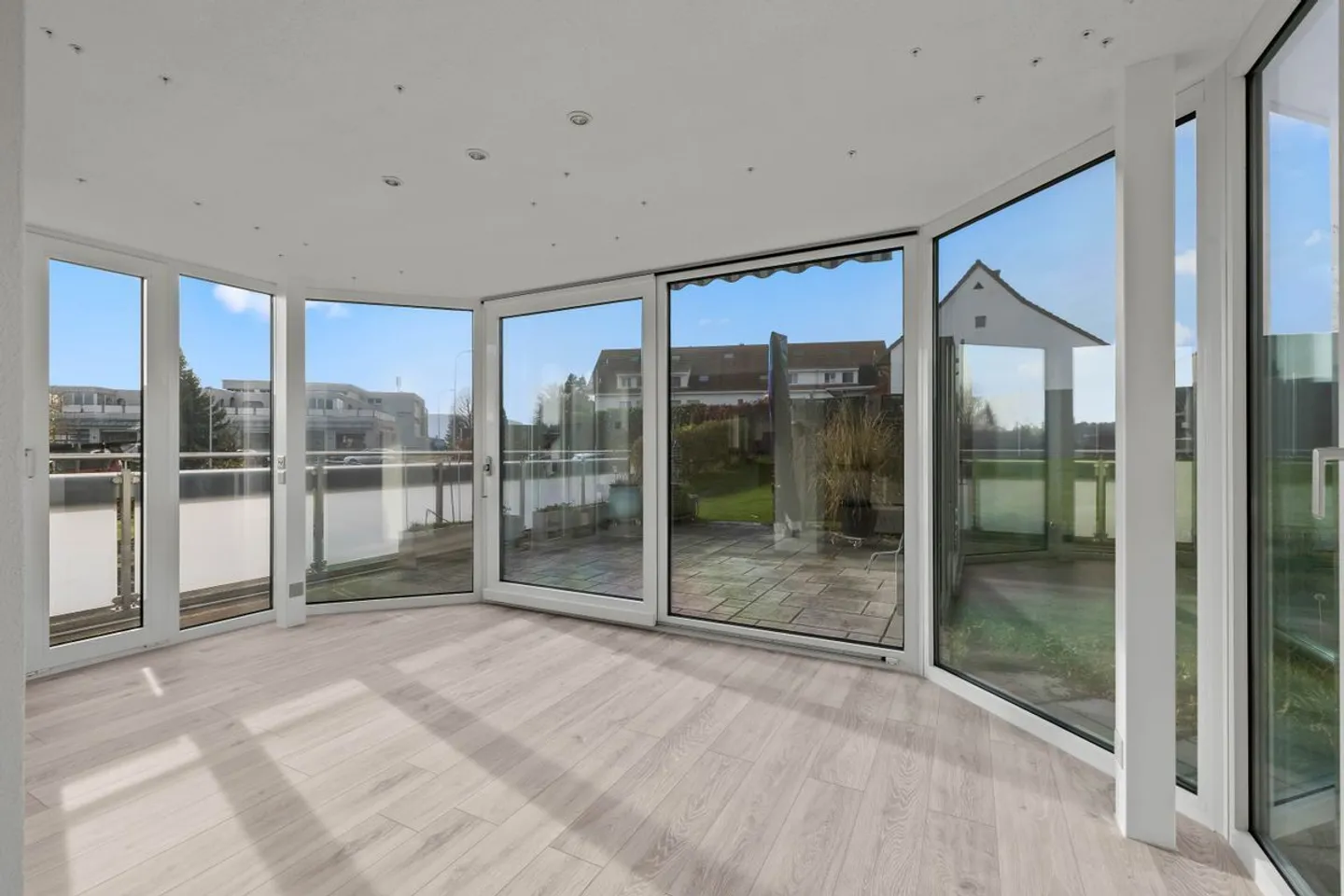 3.5-room garden apartment with winter garden in Lostorf for sale - Photo 4 of 6