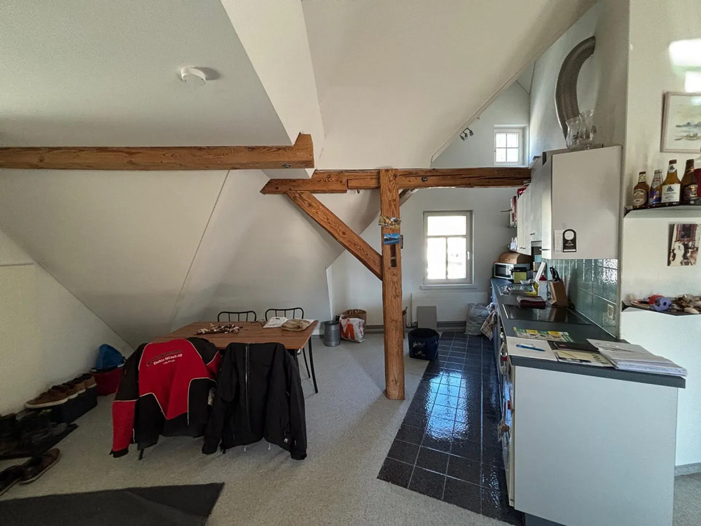 Appartement sous les combles de 2,5 pièces - Photo 3 sur 6