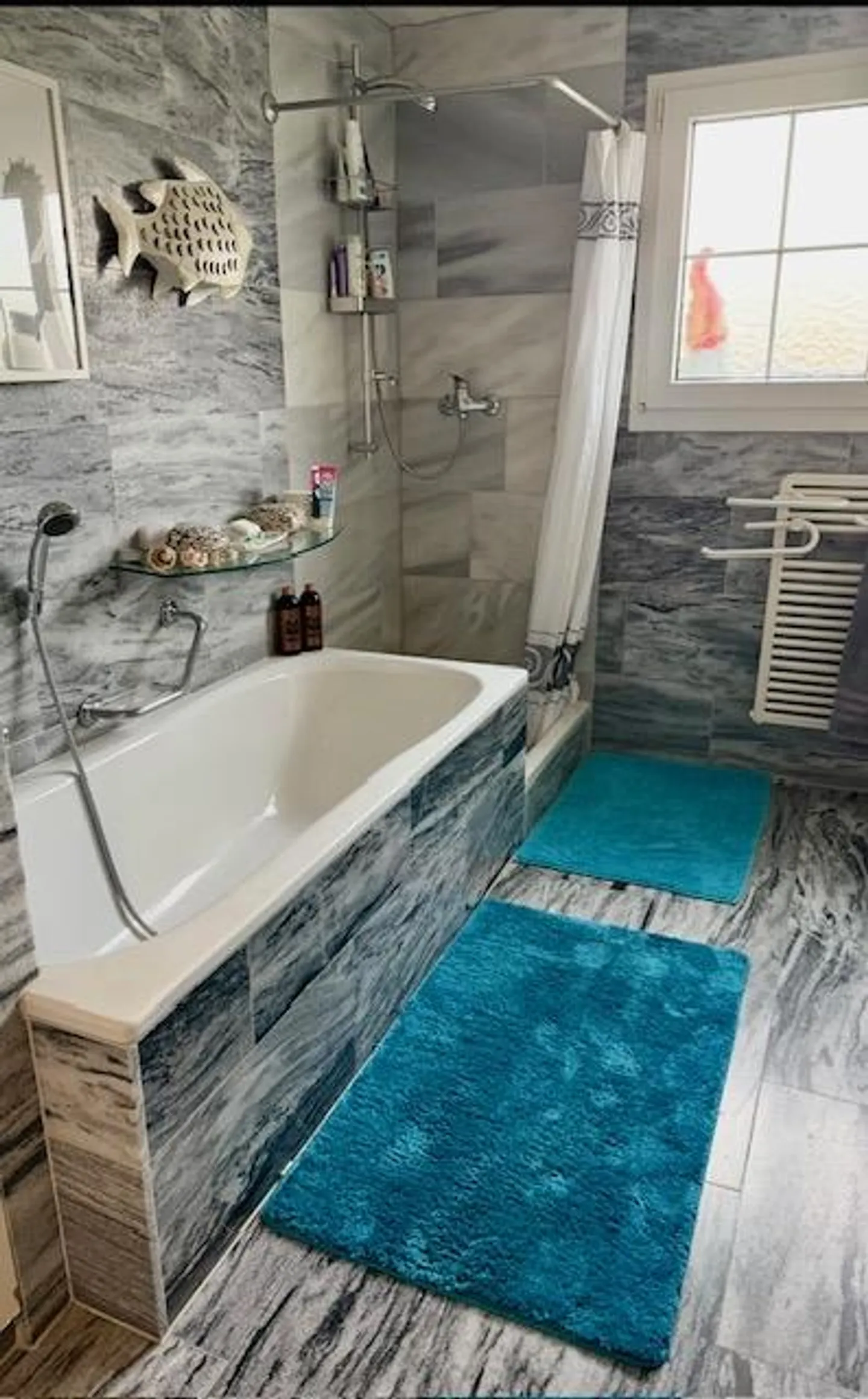 Attractive 5.5 Room Penthouse Apartment with East Balcony and a Bit of Lake View - Photo 7 of 7