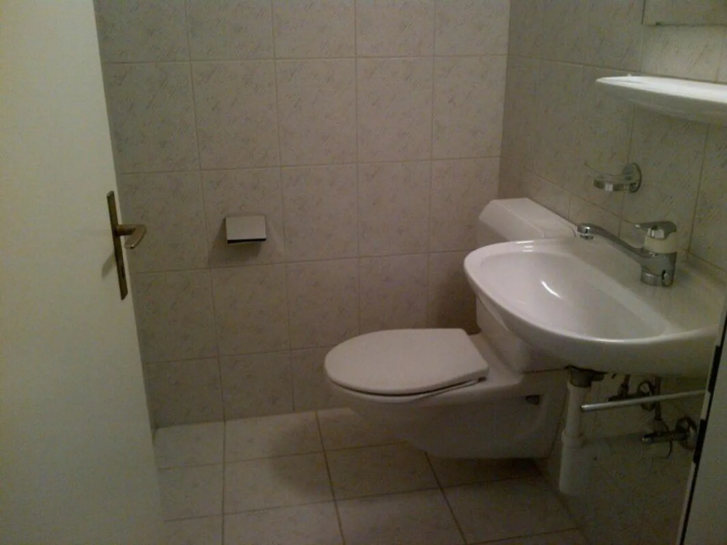 Large apartment with garden seating area - Photo 7 of 9