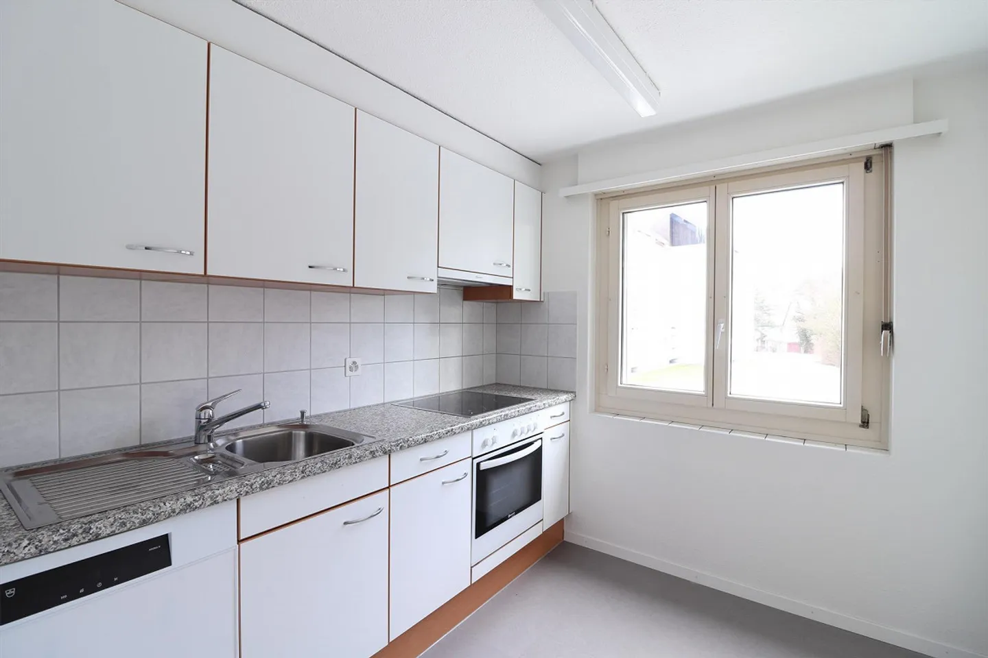 Appartamento ben tenuto in un quartiere familiare - Foto 4 di 9