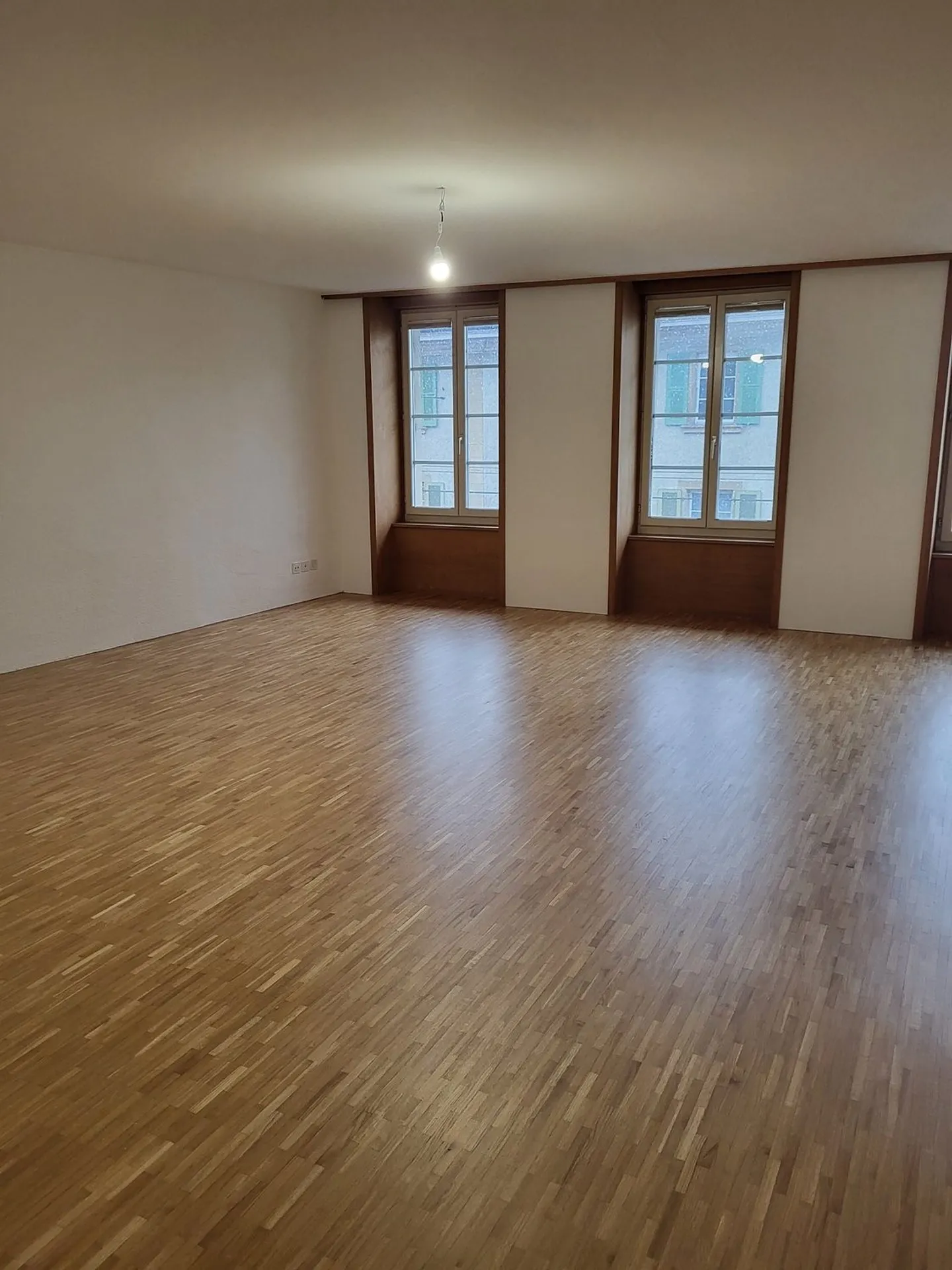 Appartamento affascinante 3.5 stanze a Nidau con posizione centrale - Foto 13 di 16