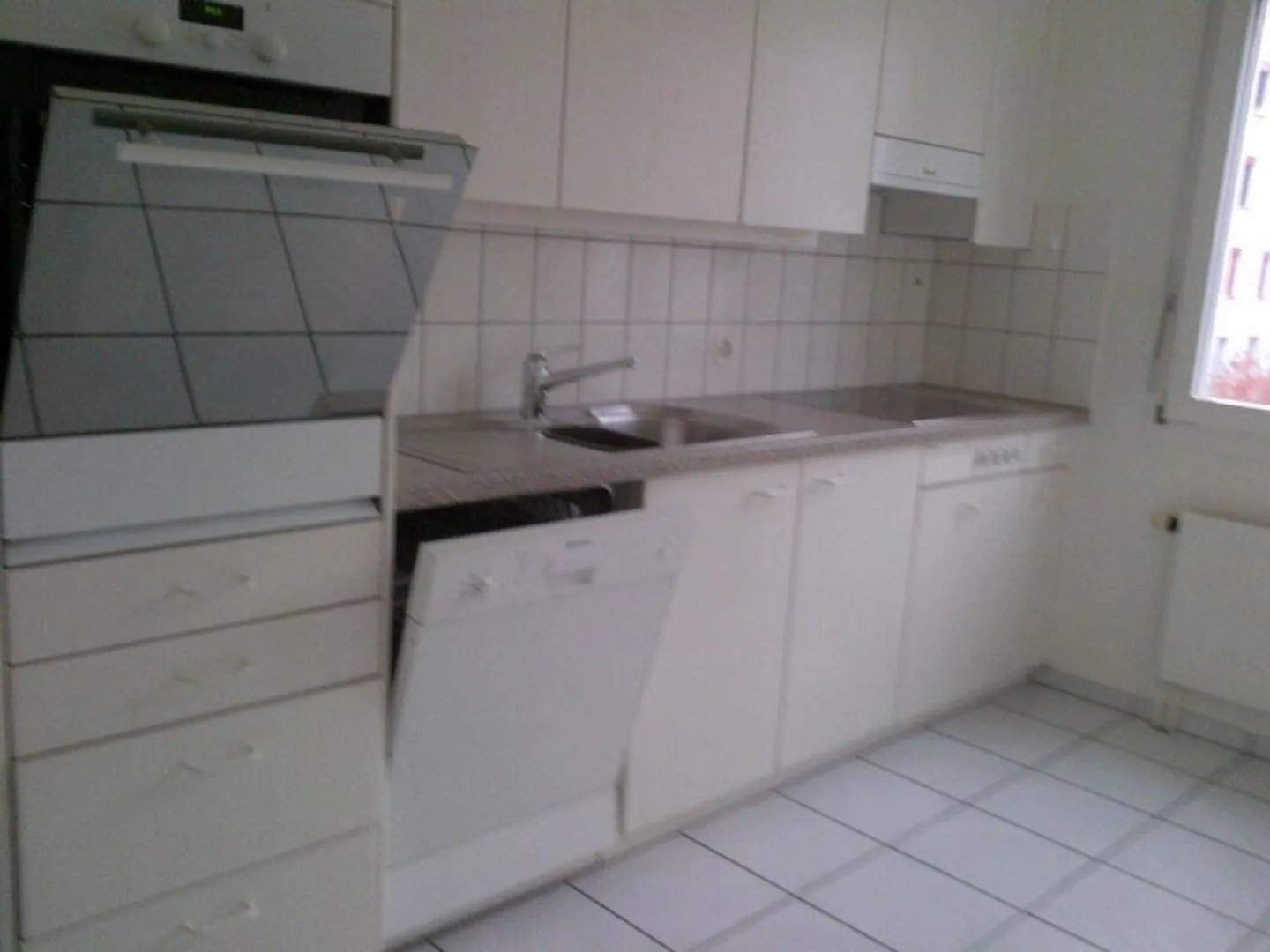 Large apartment with garden seating area - Photo 6 of 9