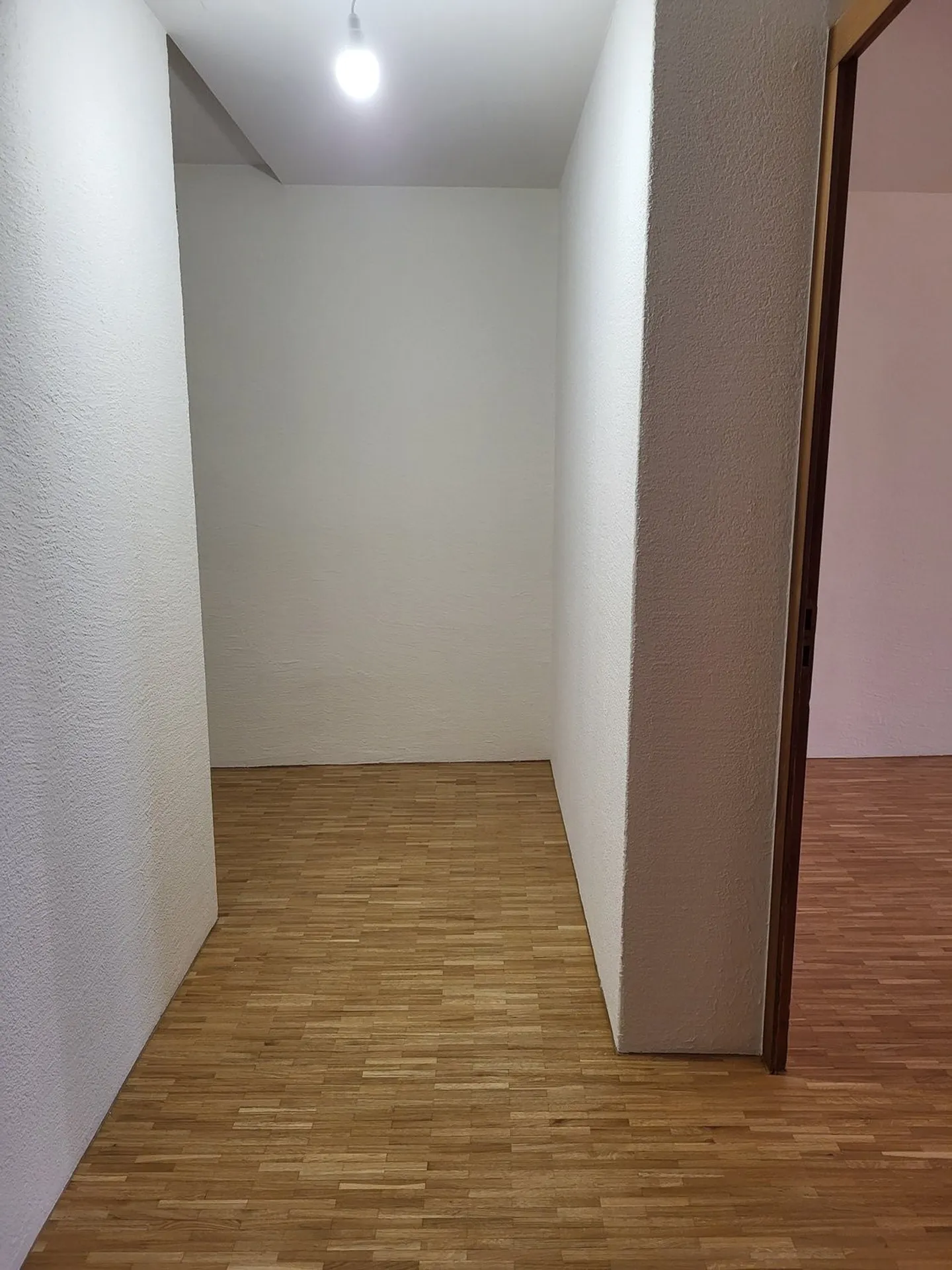 Appartamento affascinante 3.5 stanze a Nidau con posizione centrale - Foto 11 di 16