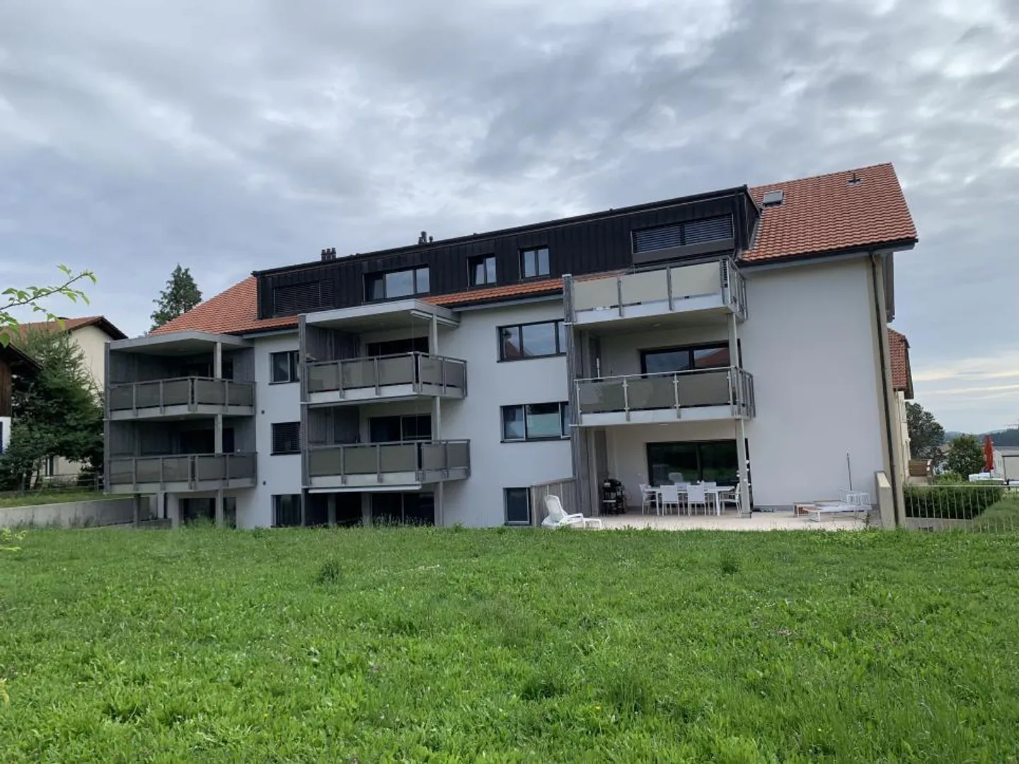 Exklusiv! Großes 2,5-Zimmer-Apartment im Zentrum von Saignelégier - Foto 1 von 7