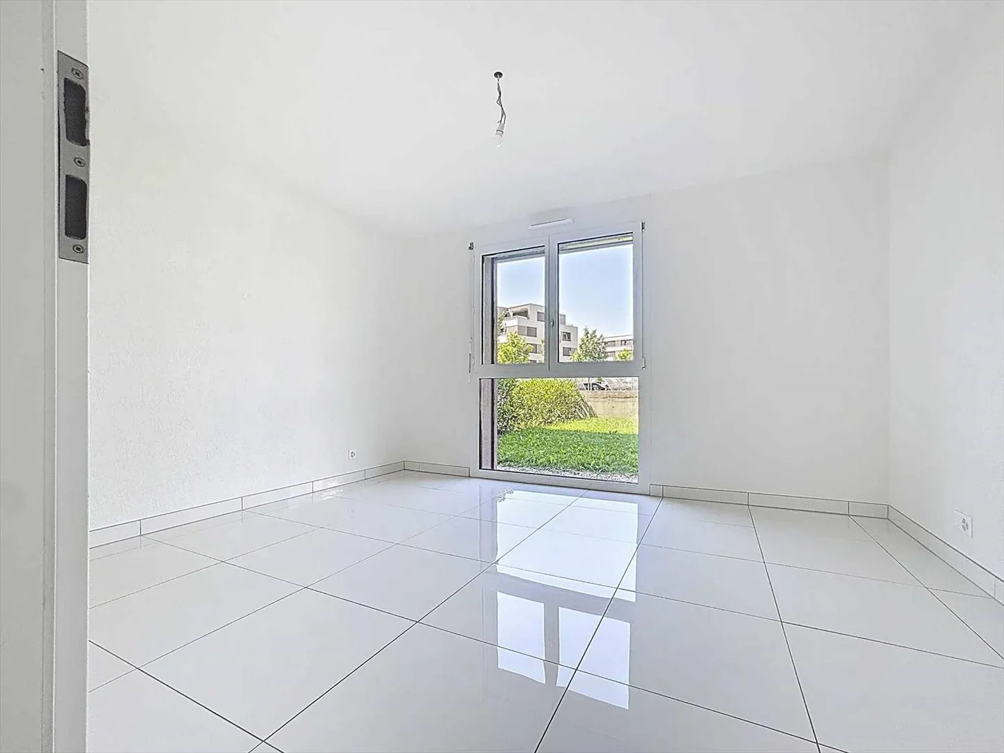 Appartamento di 4,5 locali con terrazza e giardino! - Foto 5 di 12