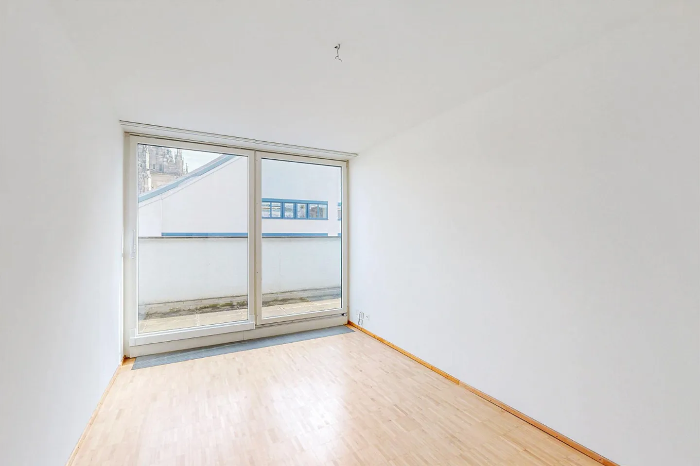 Attico vicino al teatro comunale con terrazza sul tetto - Foto 7 di 10