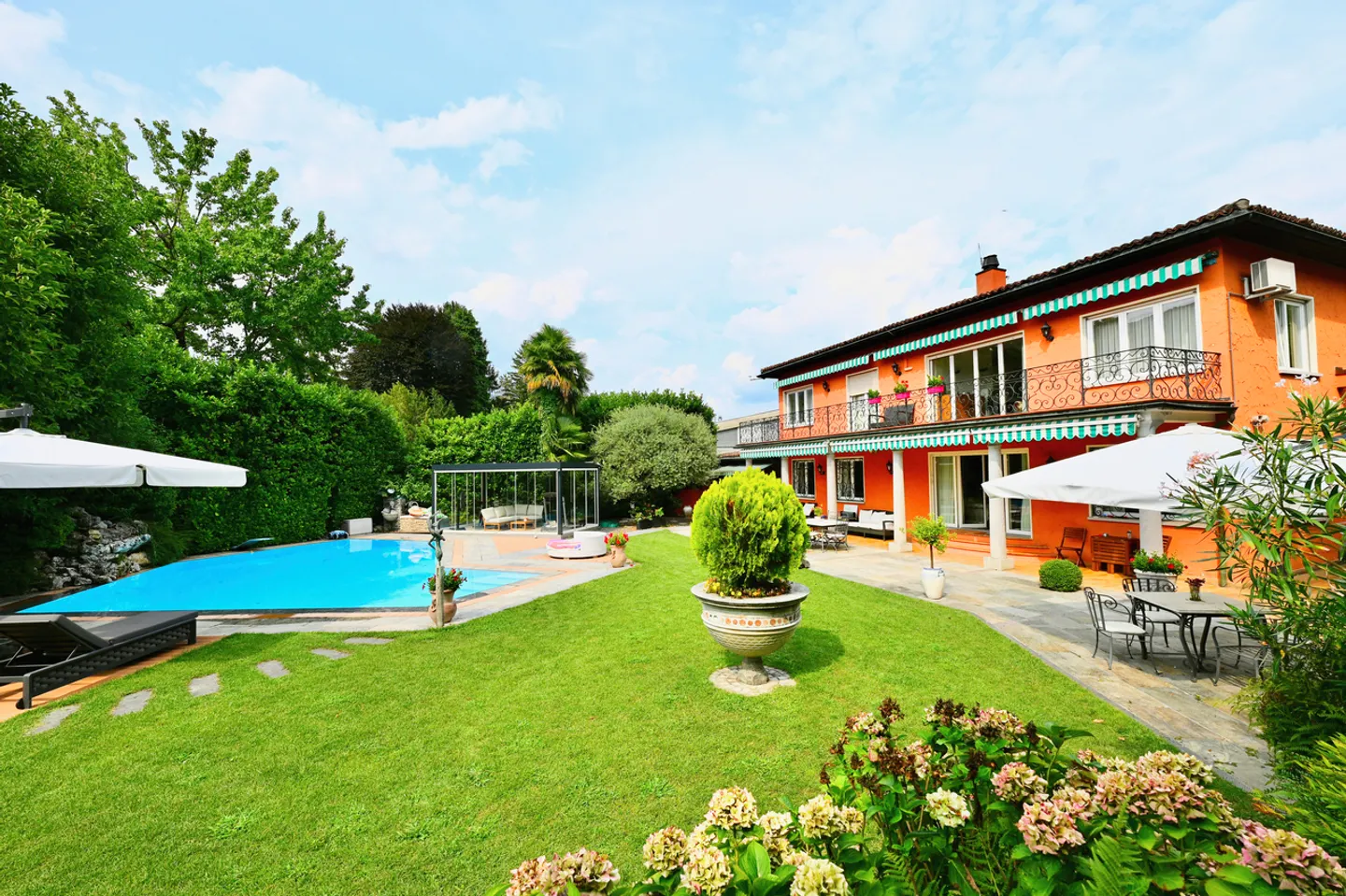 Villa élégante avec piscine splendide et jardin luxuriant à Caslano - Photo 5 sur 20