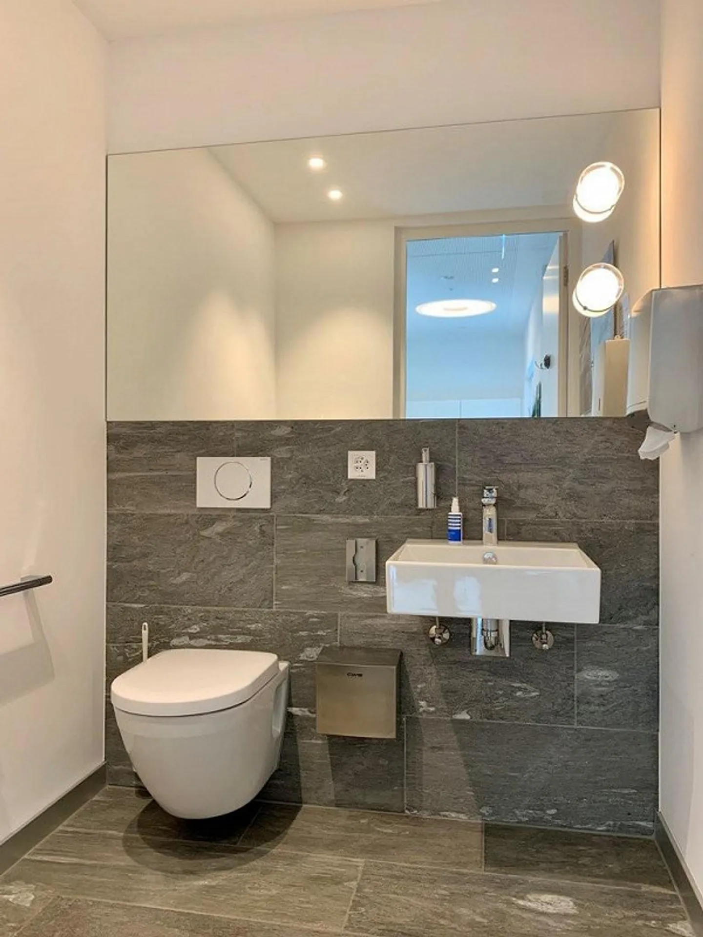 Attraktive Gewerberäumlichkeit zu Mieten - Zentral und an bester Lage! - Foto 6 von 7