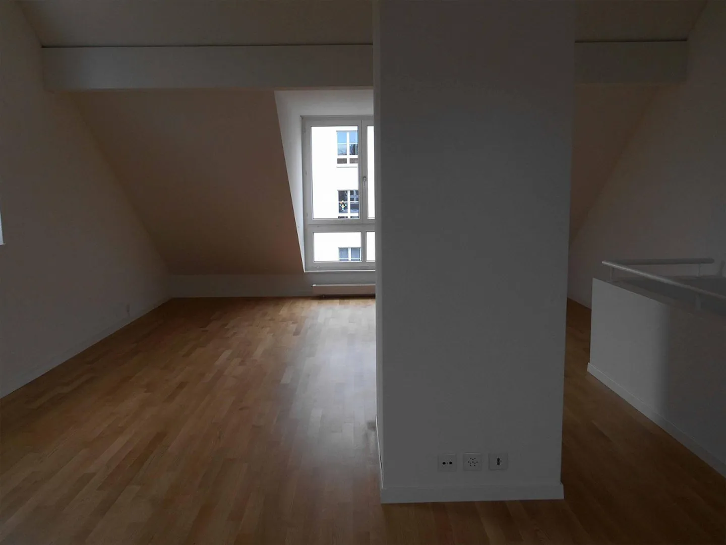 Spacious 5 ½ Room Corner House / Row House with Surroundings - Photo 13 of 14