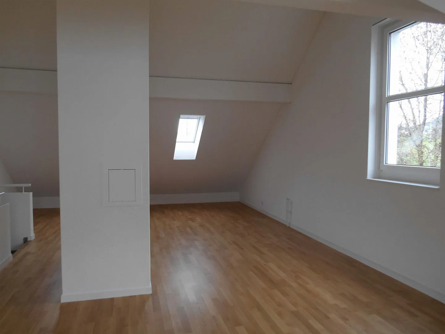 Spacious 5 ½ Room Corner House / Row House with Surroundings - Photo 14 of 14