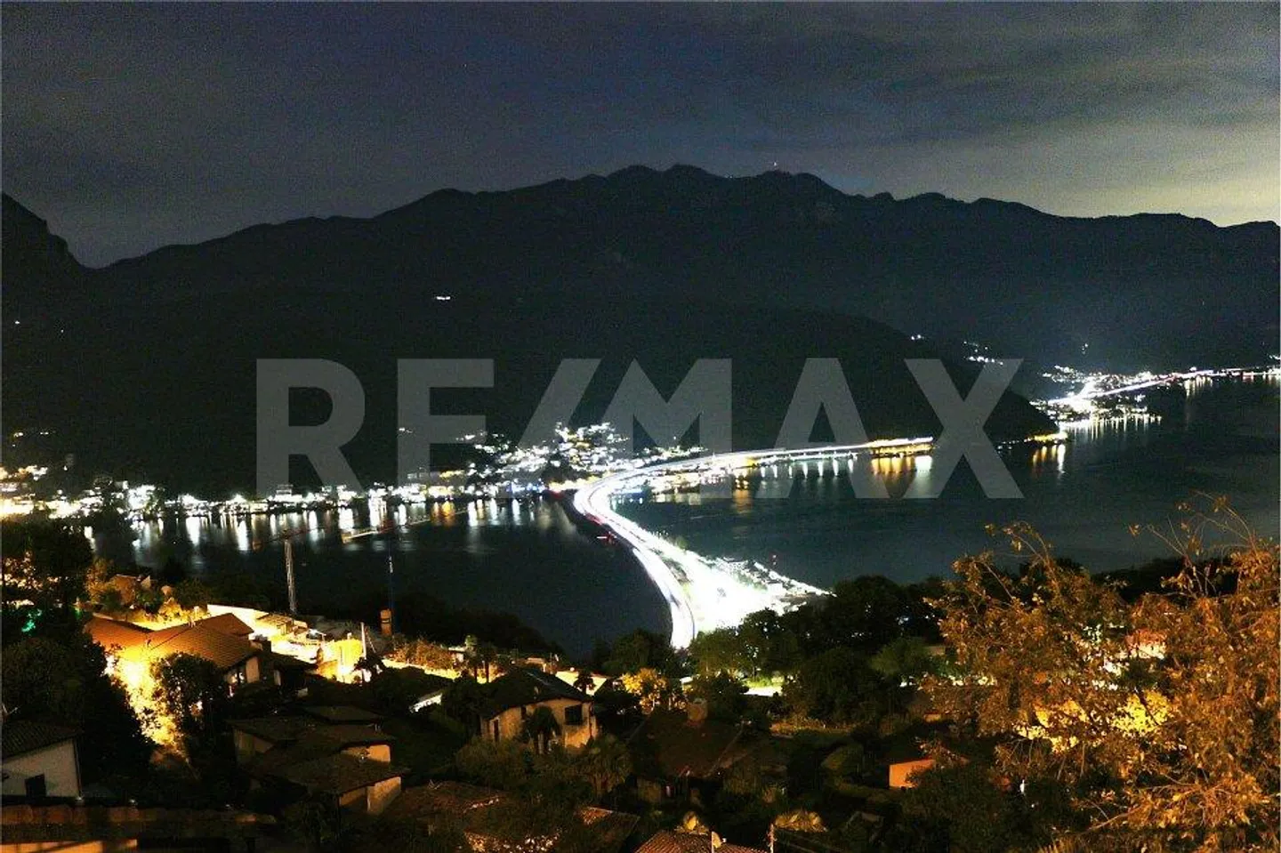 Trois appartements au dernier étage avec vue sur le lac et jardin - Photo 9 sur 13