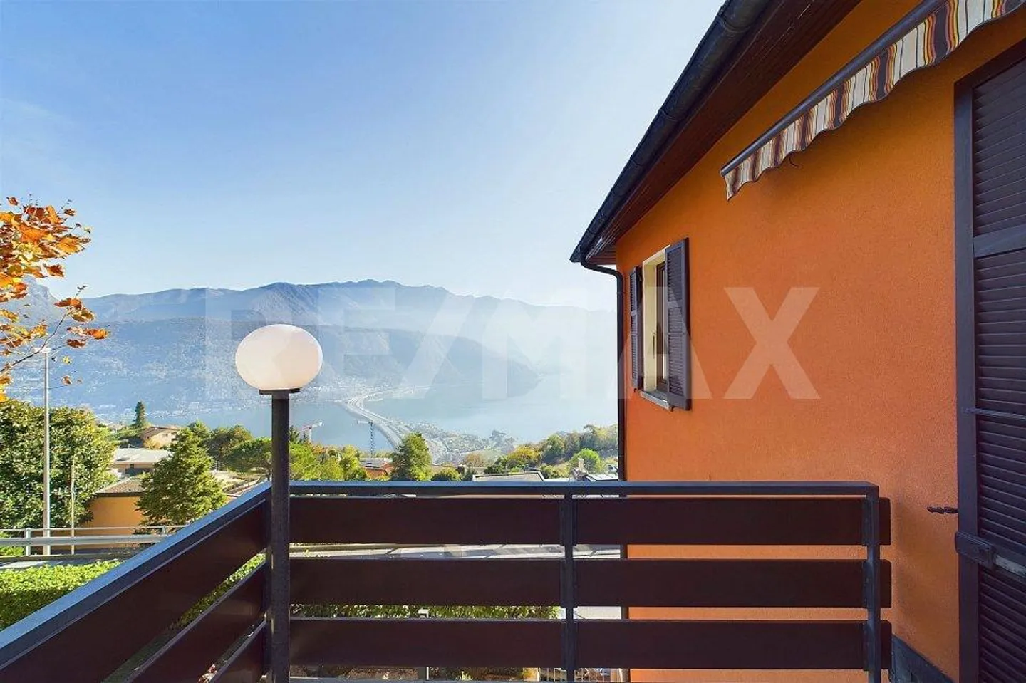 Trois appartements au dernier étage avec vue sur le lac et jardin - Photo 11 sur 13