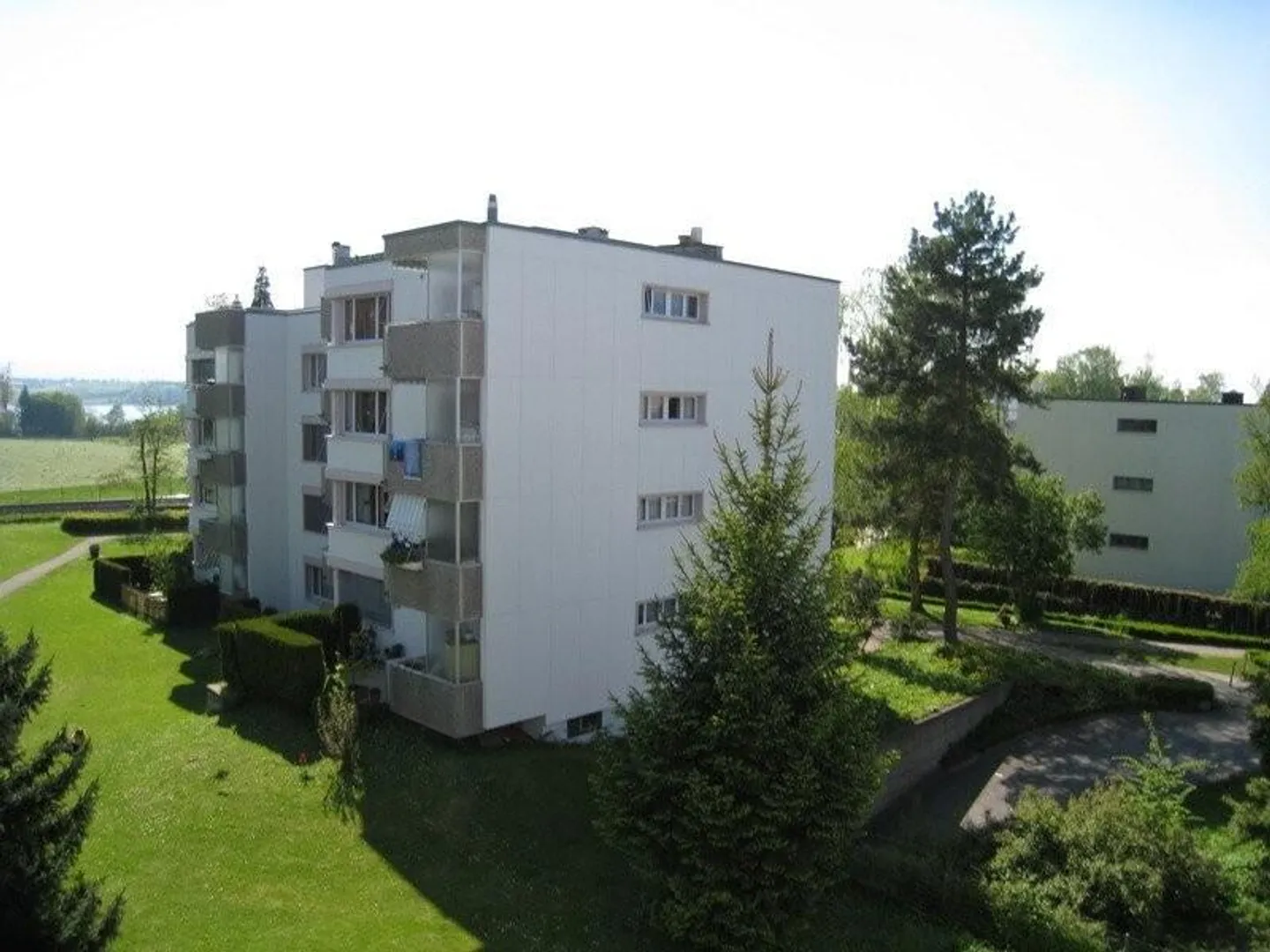 Ici attend votre nouveau chez-vous - Photo 1 sur 9