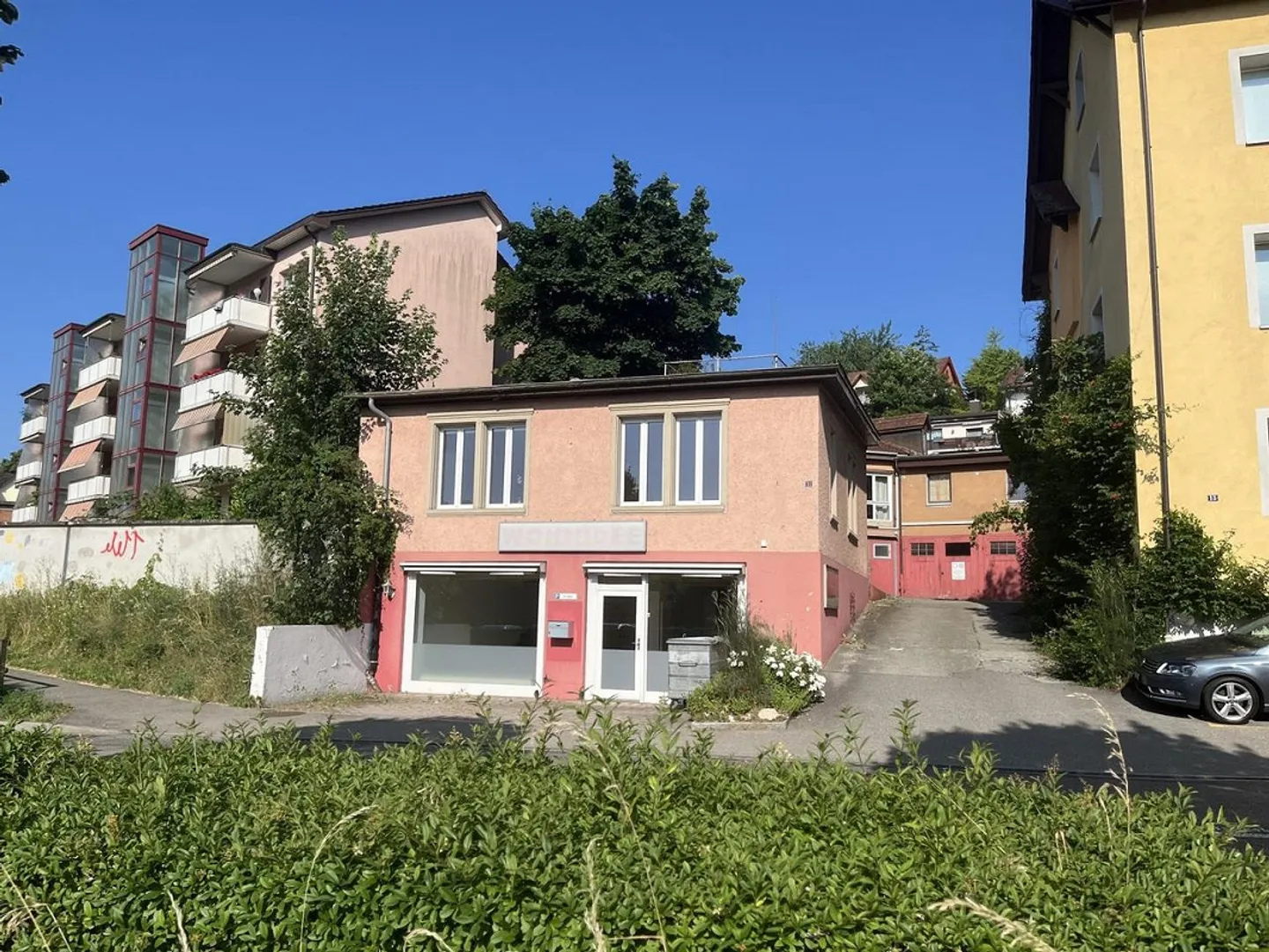 Propriété commerciale polyvalente - à 150 m de la gare - Photo 1 sur 12