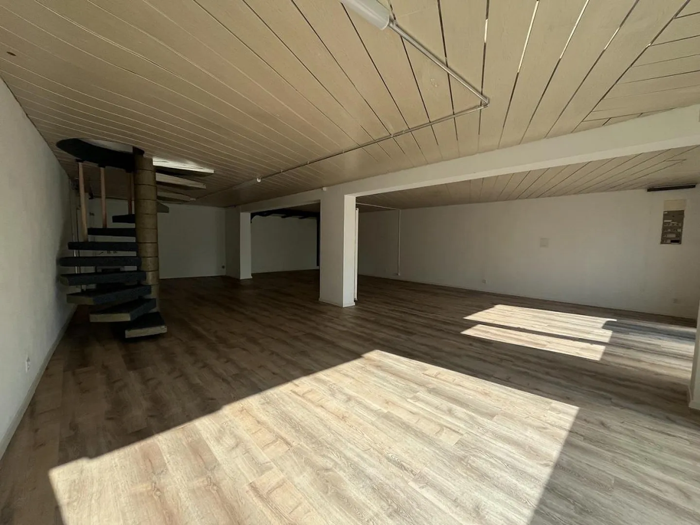 Propriété commerciale polyvalente - à 150 m de la gare - Photo 5 sur 12