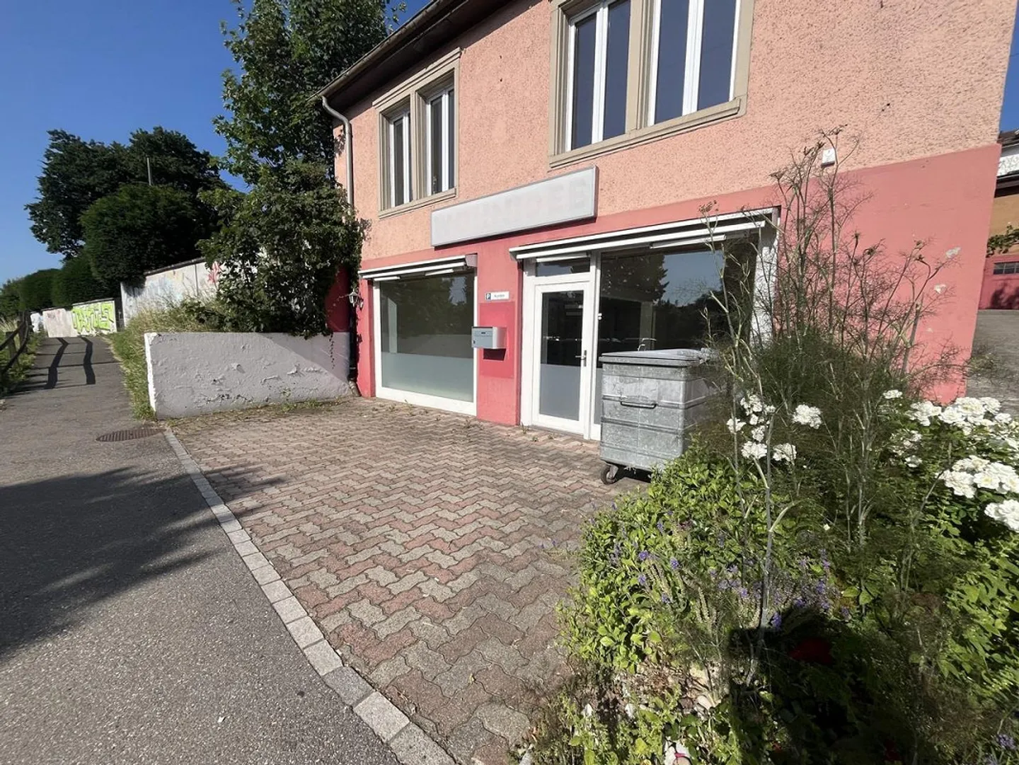 Propriété commerciale polyvalente - à 150 m de la gare - Photo 12 sur 12