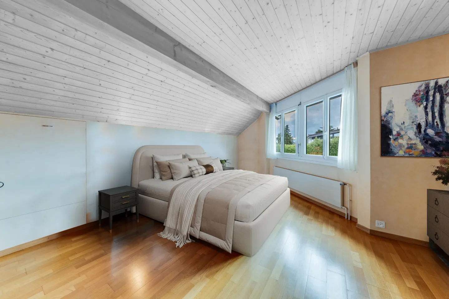 Geräumiges Familienhaus mit Pool - Foto 5 von 11