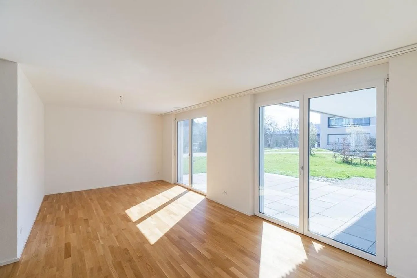 RENT WITHOUT DEPOSIT - 3.5 Room Apartment with a View of the Castle - Photo 5 of 9
