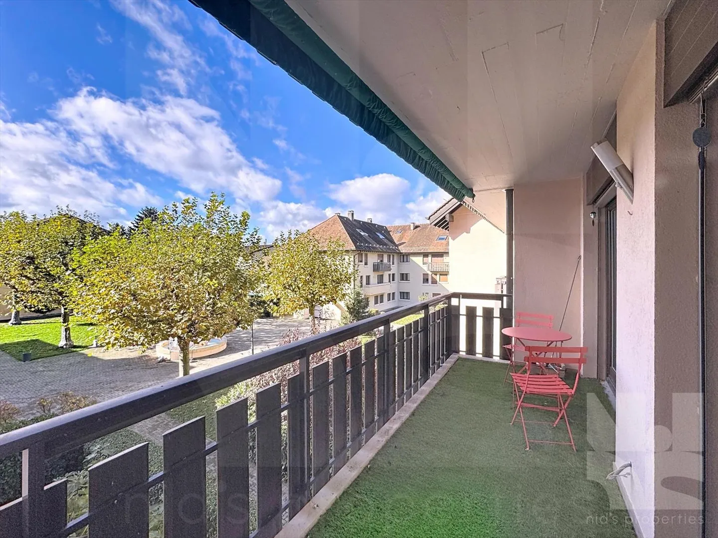 6-room apartment - Photo 1 of 3