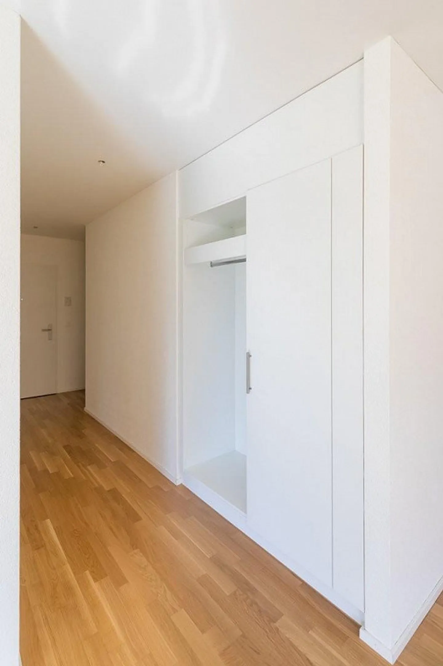 RENT WITHOUT DEPOSIT - 3.5 Room Apartment with a View of the Castle - Photo 7 of 9