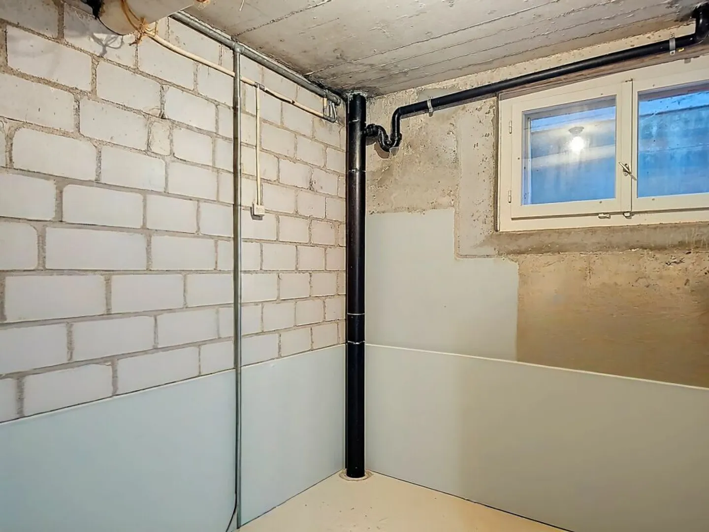 Renovierungsbedürftige Villa in Güinsberg - Foto 10 von 13