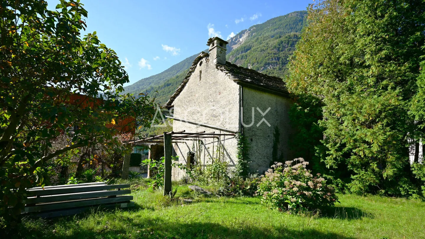 Rustico da ristrutturare in zona soleggiata e tranquilla - Foto 6 di 13