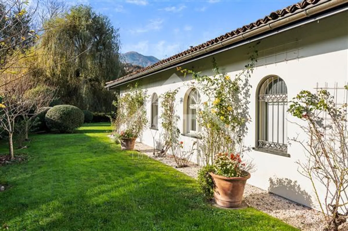 Elegante Villa mit Pool in Origlio - Foto 4 von 13