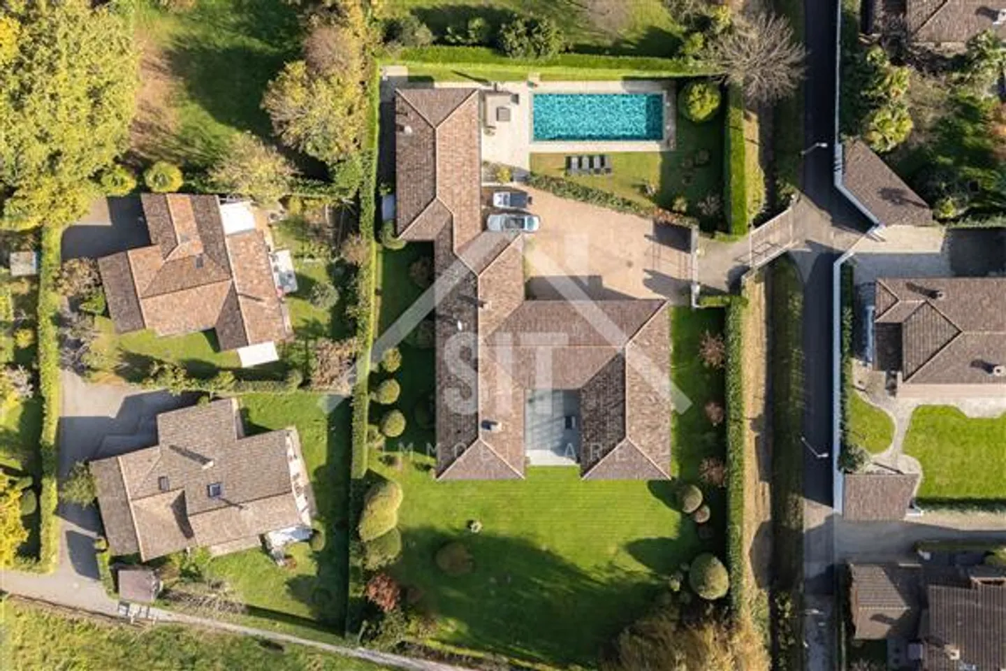 Elegante Villa mit Pool in Origlio - Foto 2 von 13