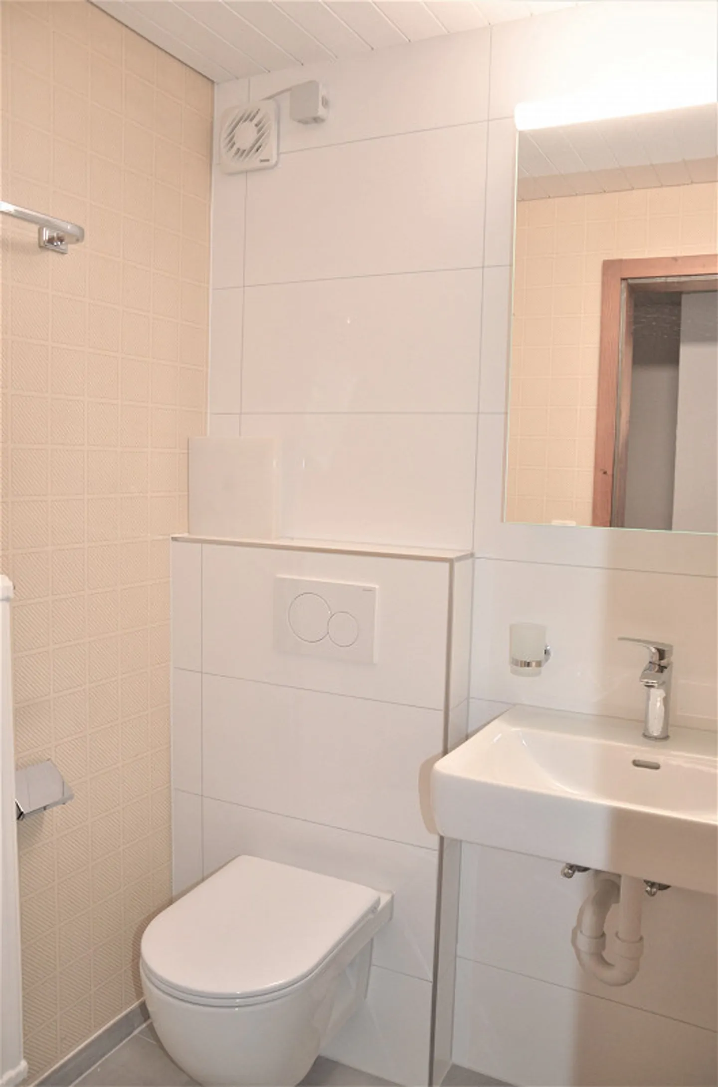 Bright 2.5-room apartment in the heart of the city - Photo 8 of 10