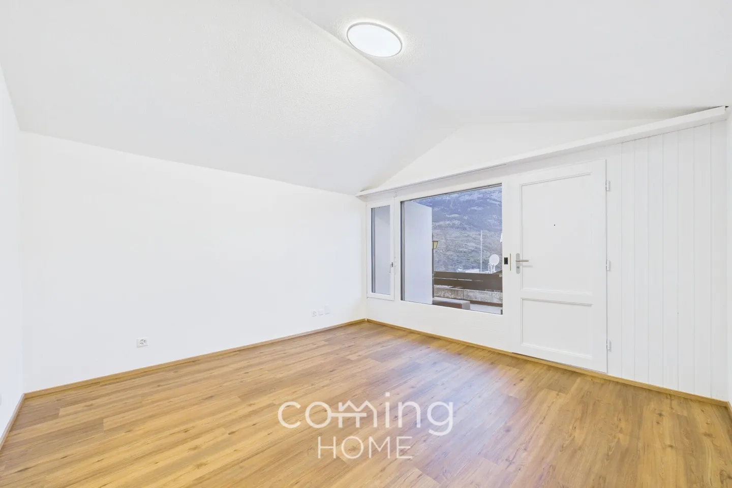 Appartamento ristrutturato di 2,5 locali a Ried-Brig con vista panoramica sulle Alpi - Foto 4 di 13