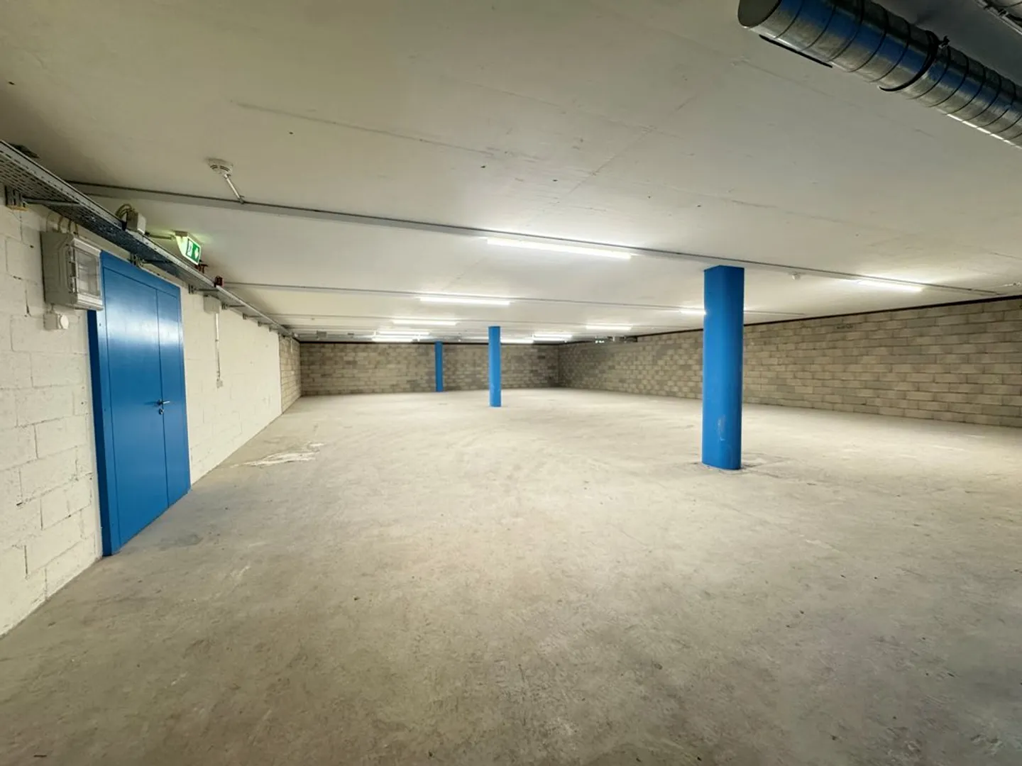 Spacious Storage Units Near Lausanne - Photo 3 of 3