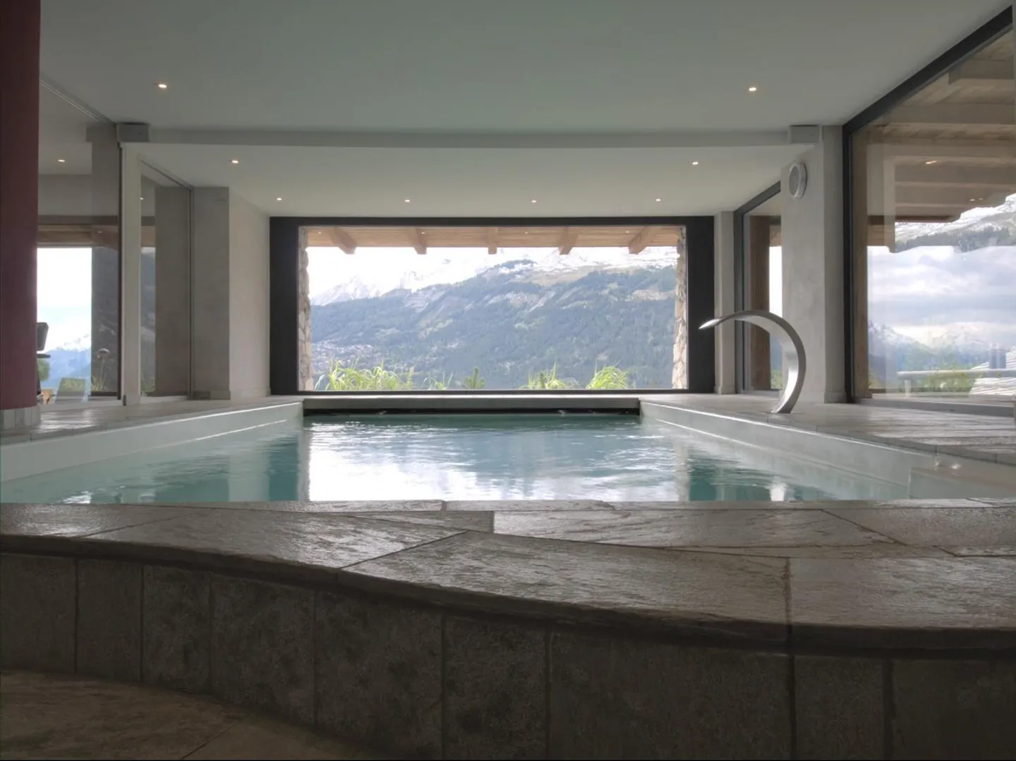 Extraordinary Apartment in Crans-Montana - Photo 12 of 21