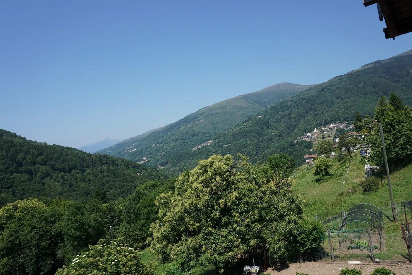 Casa Ticinese di 5 1/2 locali da ristrutturare molto soleggiata e tranquilla - Foto 9 di 18