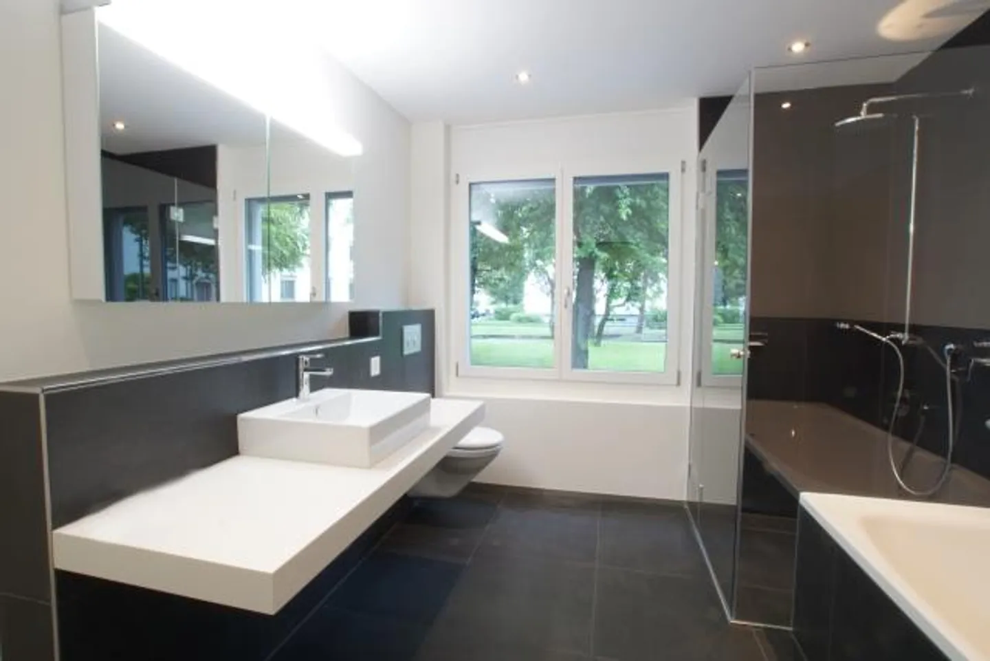 Appartamento moderno di 3,5 stanze al piano terra con un bel giardino privato - Foto 6 di 6