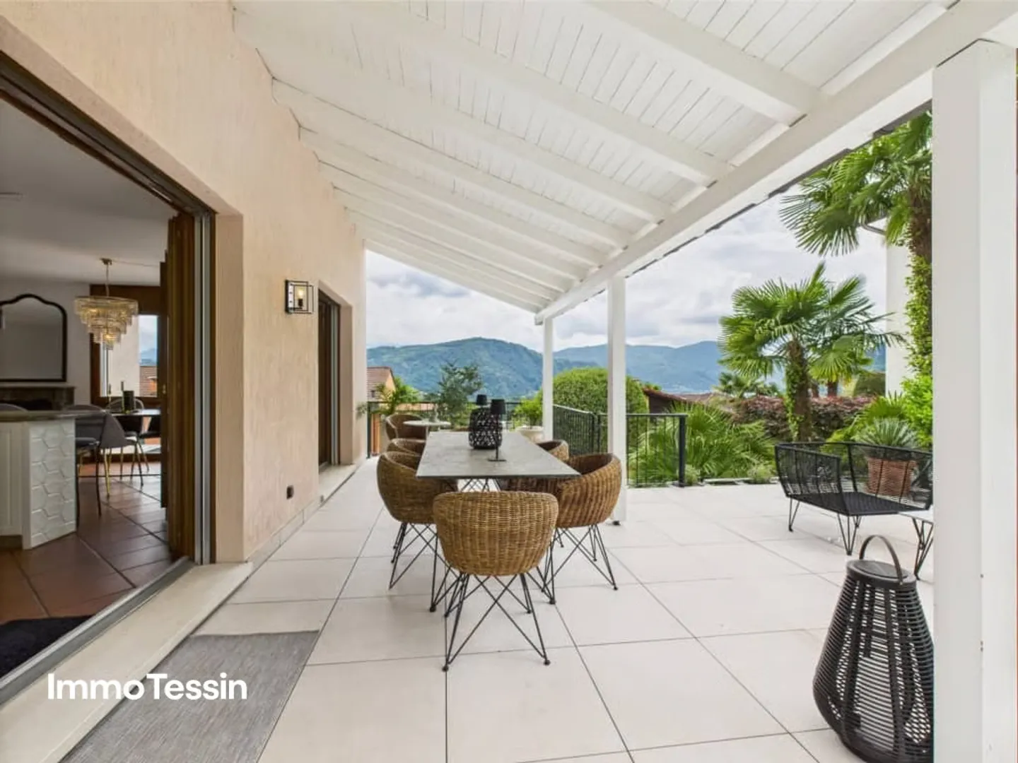 ZWEITWOHNSITZ: Grosszügige Villa mit traumhafter Seesicht, ruhiger Lage und Nähe zum Golfplatz Lugano-Magliaso - Photo 3 of 13