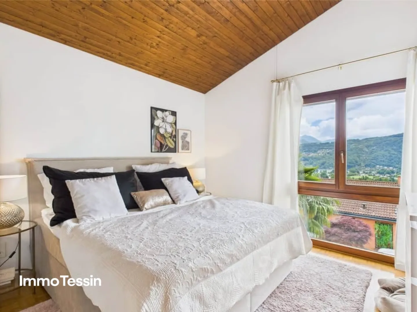 ZWEITWOHNSITZ: Grosszügige Villa mit traumhafter Seesicht, ruhiger Lage und Nähe zum Golfplatz Lugano-Magliaso - Photo 11 of 13