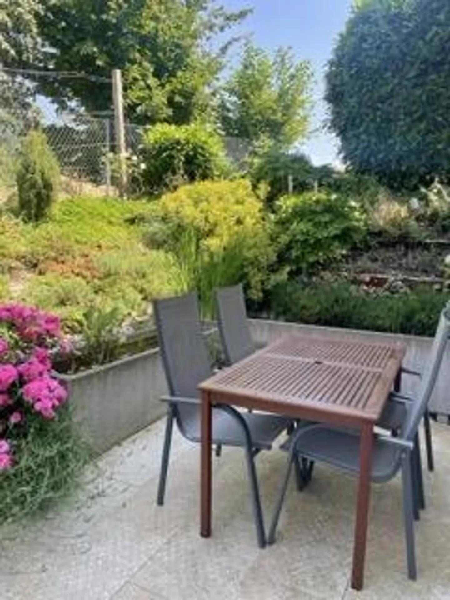 Appartement en terrasse avec jardin - Photo 2 sur 16