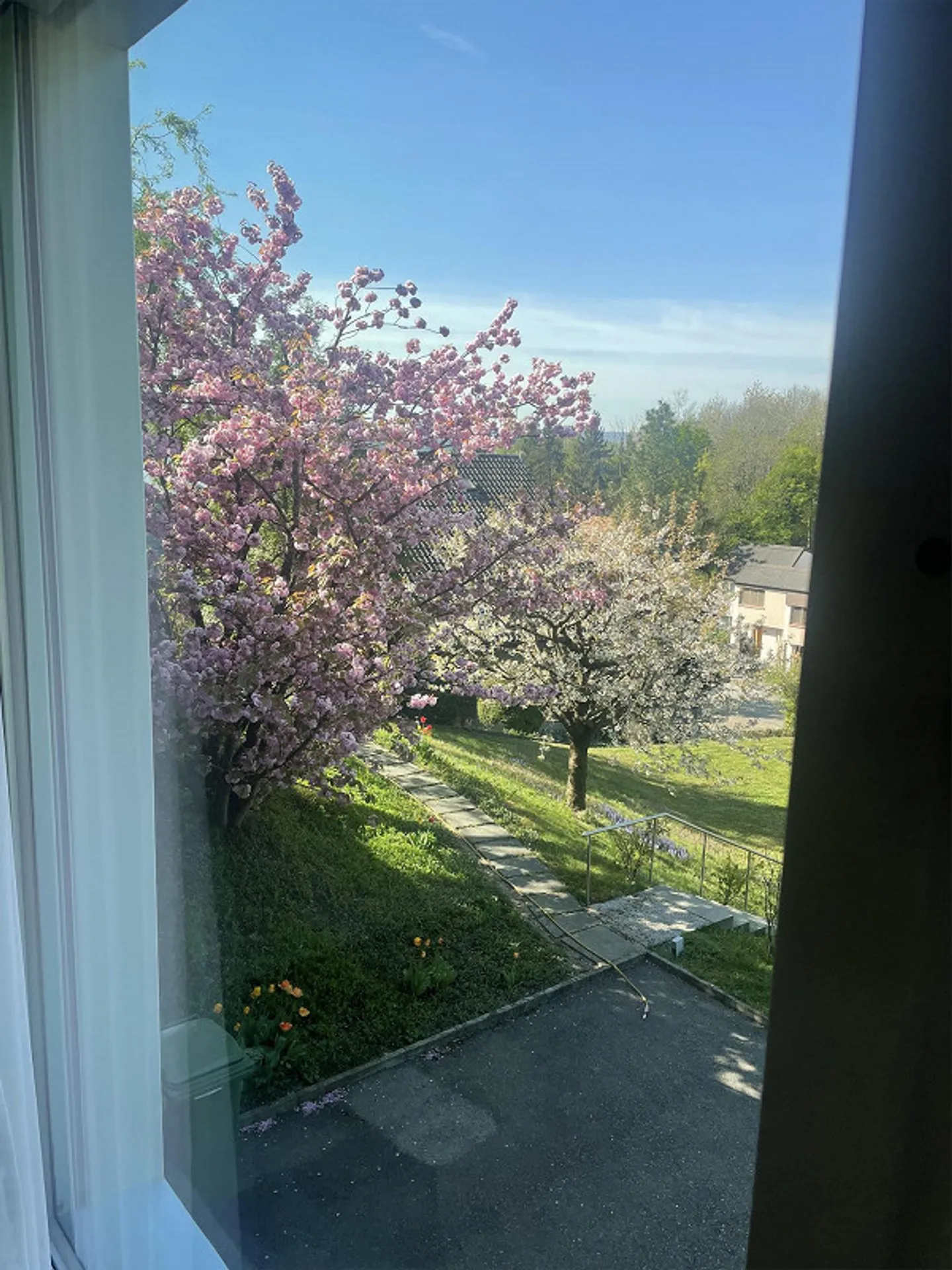 Appartement en terrasse avec jardin - Photo 3 sur 16