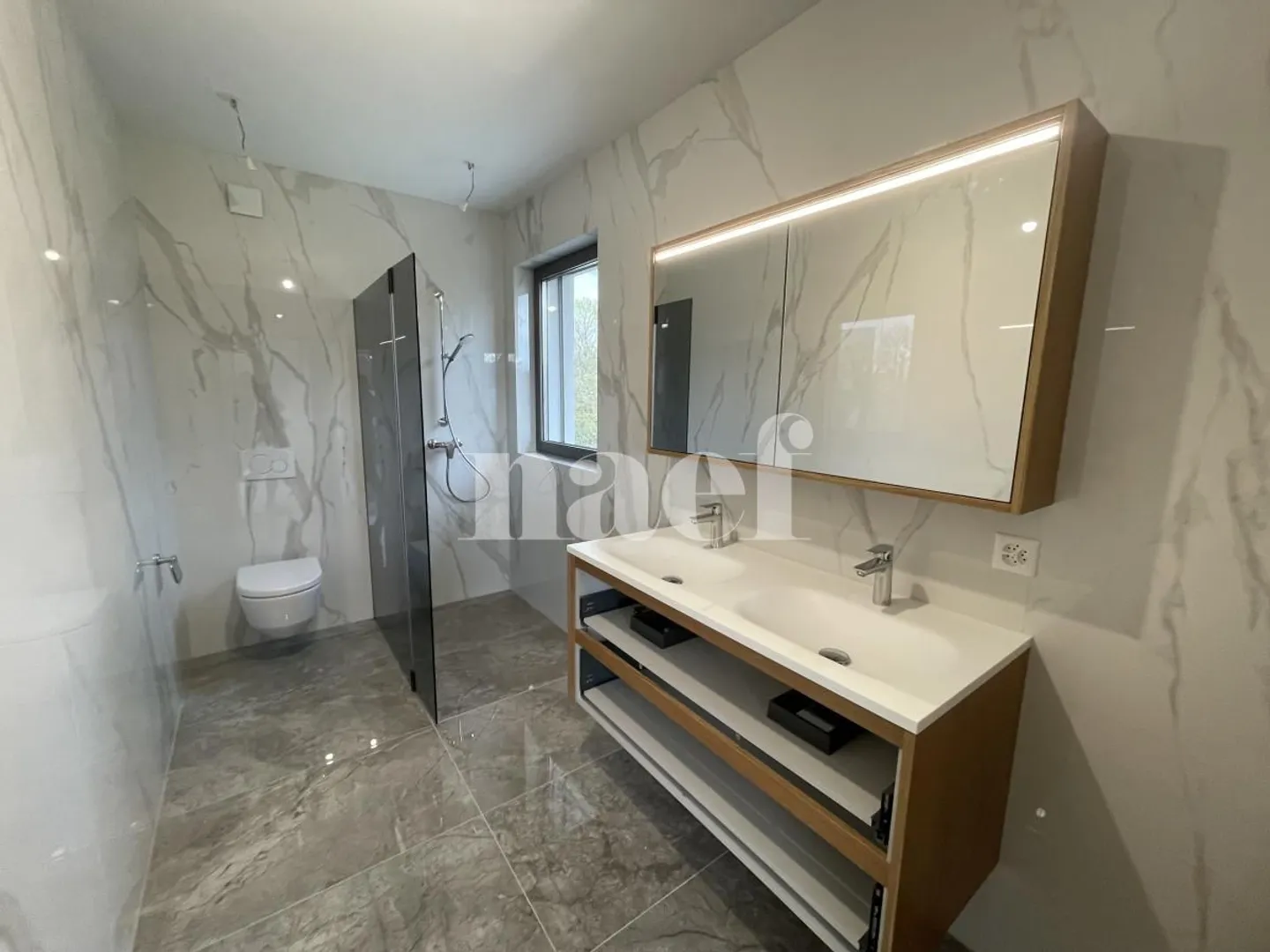 Magnificent villa with 5 rooms, terrace and garden, new - Photo 6 of 13