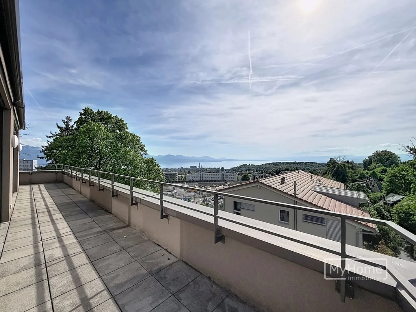To seize! Beautiful penthouse apartment with 360 terrace for rent - Photo 5 of 11
