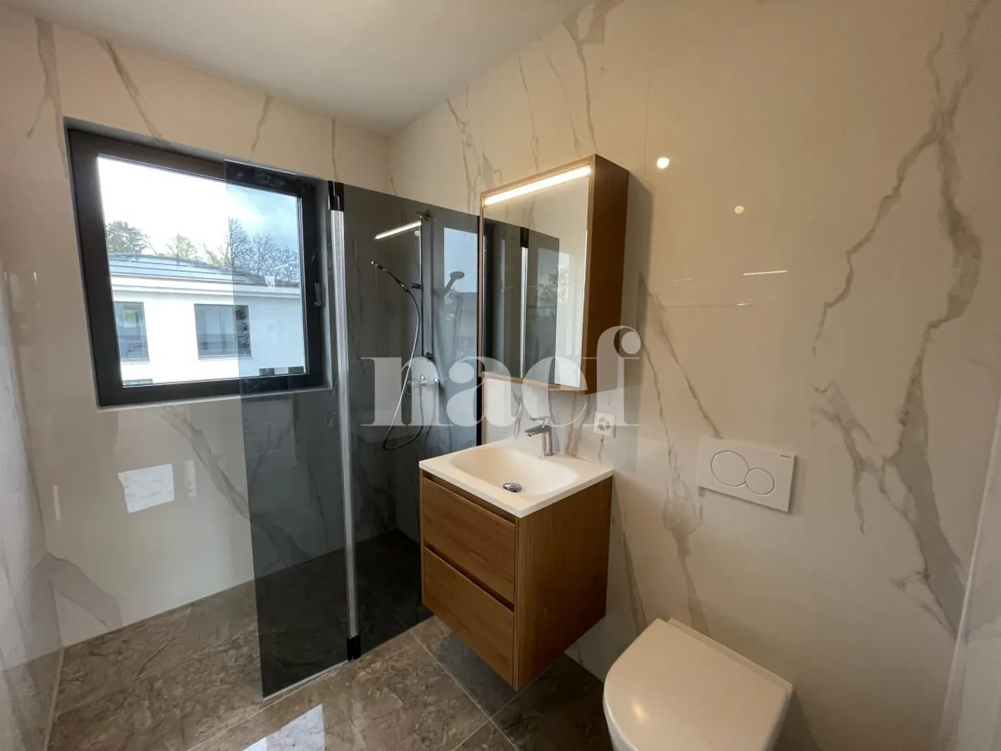 Magnificent villa with 5 rooms, terrace and garden, new - Photo 7 of 13