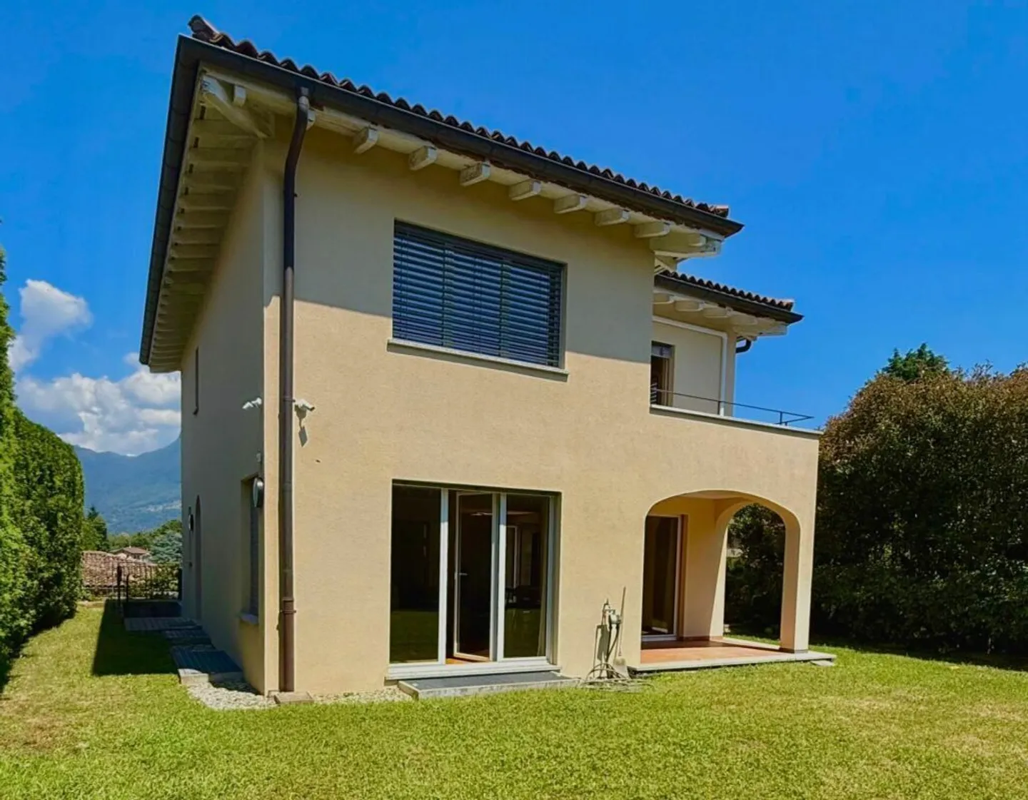 Gentilino | Villa 5.5 Lokale | Erstwohnsitz und Zweitwohnsitz - Foto 2 von 20