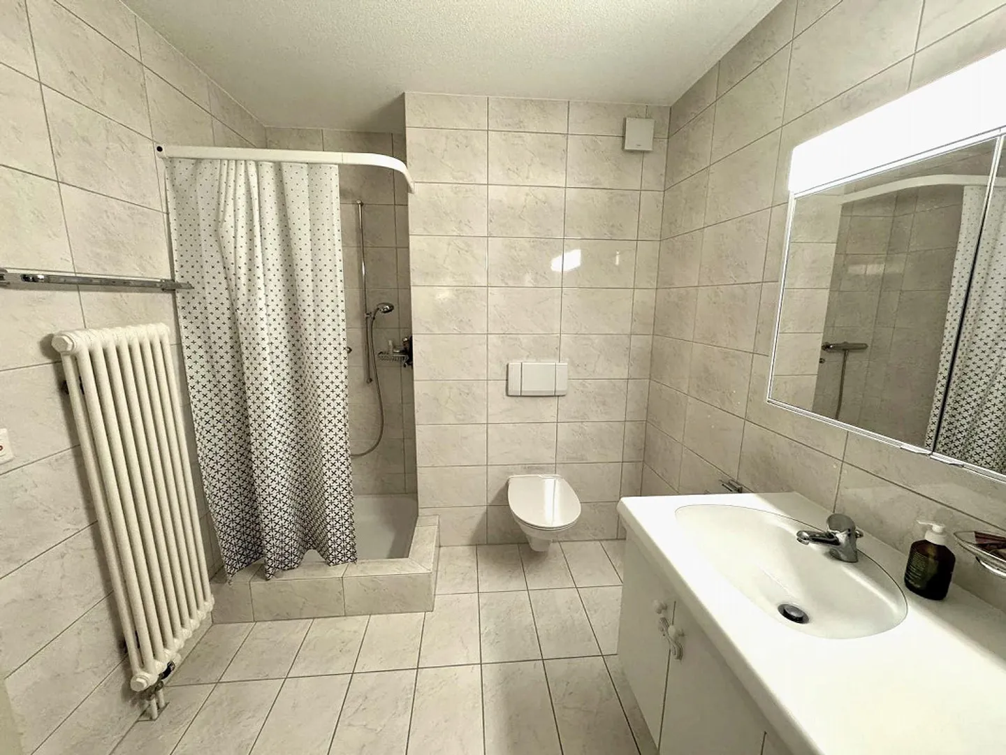 Geräumige Wohnung mit Stadtblick - Foto 12 von 16