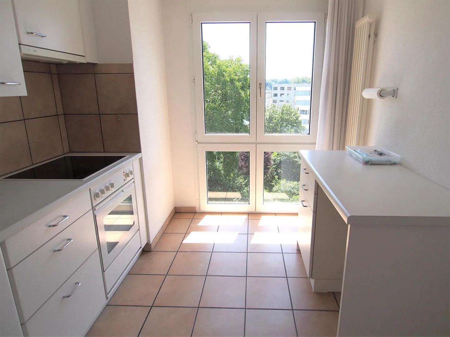 Geräumige Wohnung mit Stadtblick - Foto 14 von 16