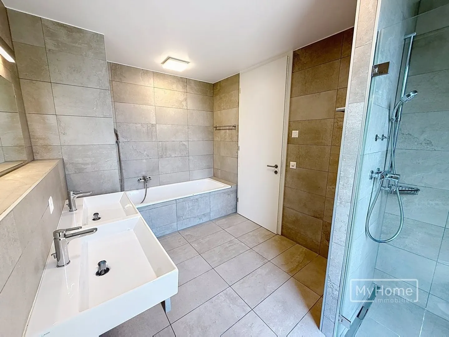 To seize! Beautiful penthouse apartment with 360 terrace for rent - Photo 9 of 11