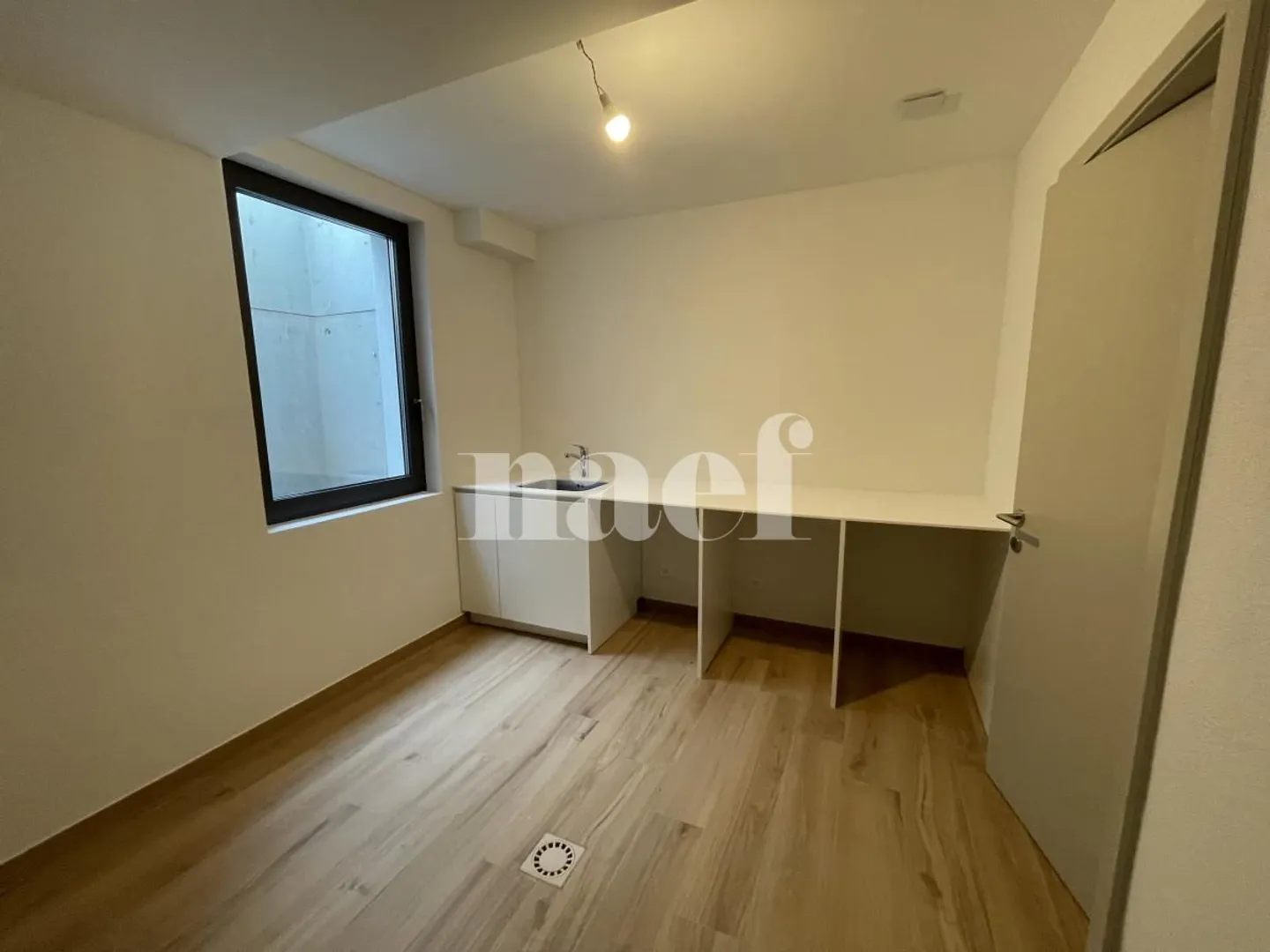 Magnificent villa with 5 rooms, terrace and garden, new - Photo 10 of 13