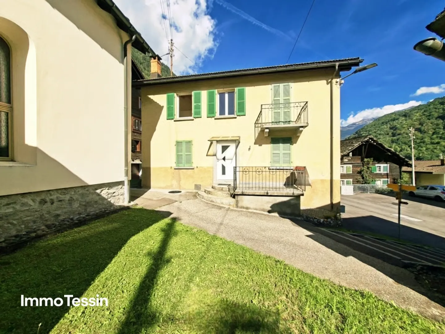 Grosszügiges & komplett renoviertes Haus mit 7 Schlafzimmern an ruhiger Lage zum top Preis - Photo 2 sur 13