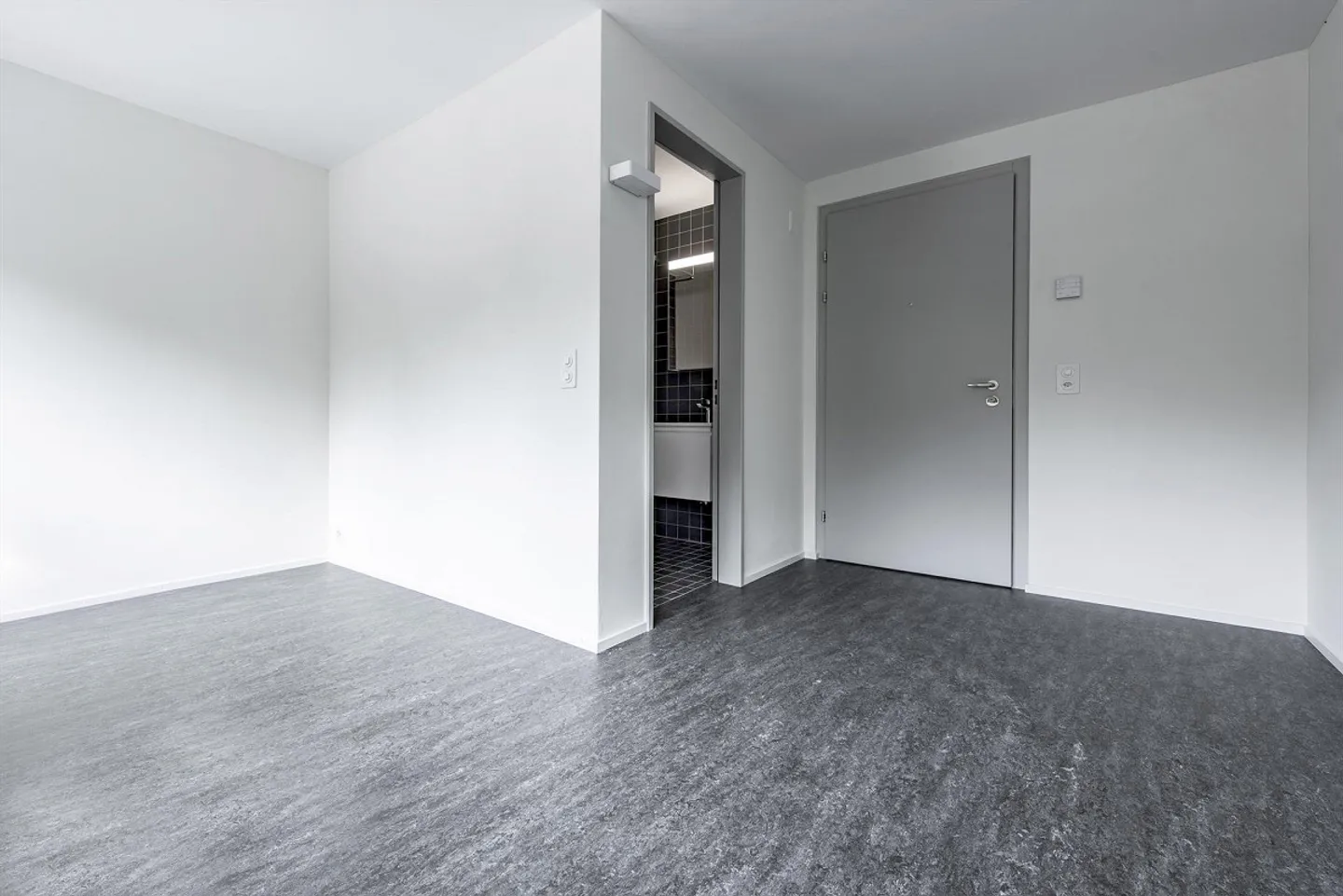 Appartamento moderno con 1 camera da letto in affitto - Foto 3 di 8