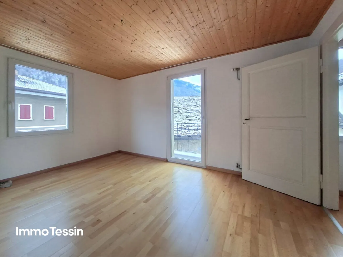 Grosszügiges & komplett renoviertes Haus mit 7 Schlafzimmern an ruhiger Lage zum top Preis - Photo 5 sur 13